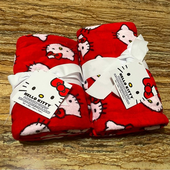 Hello Kitty - Picture 3 of 4